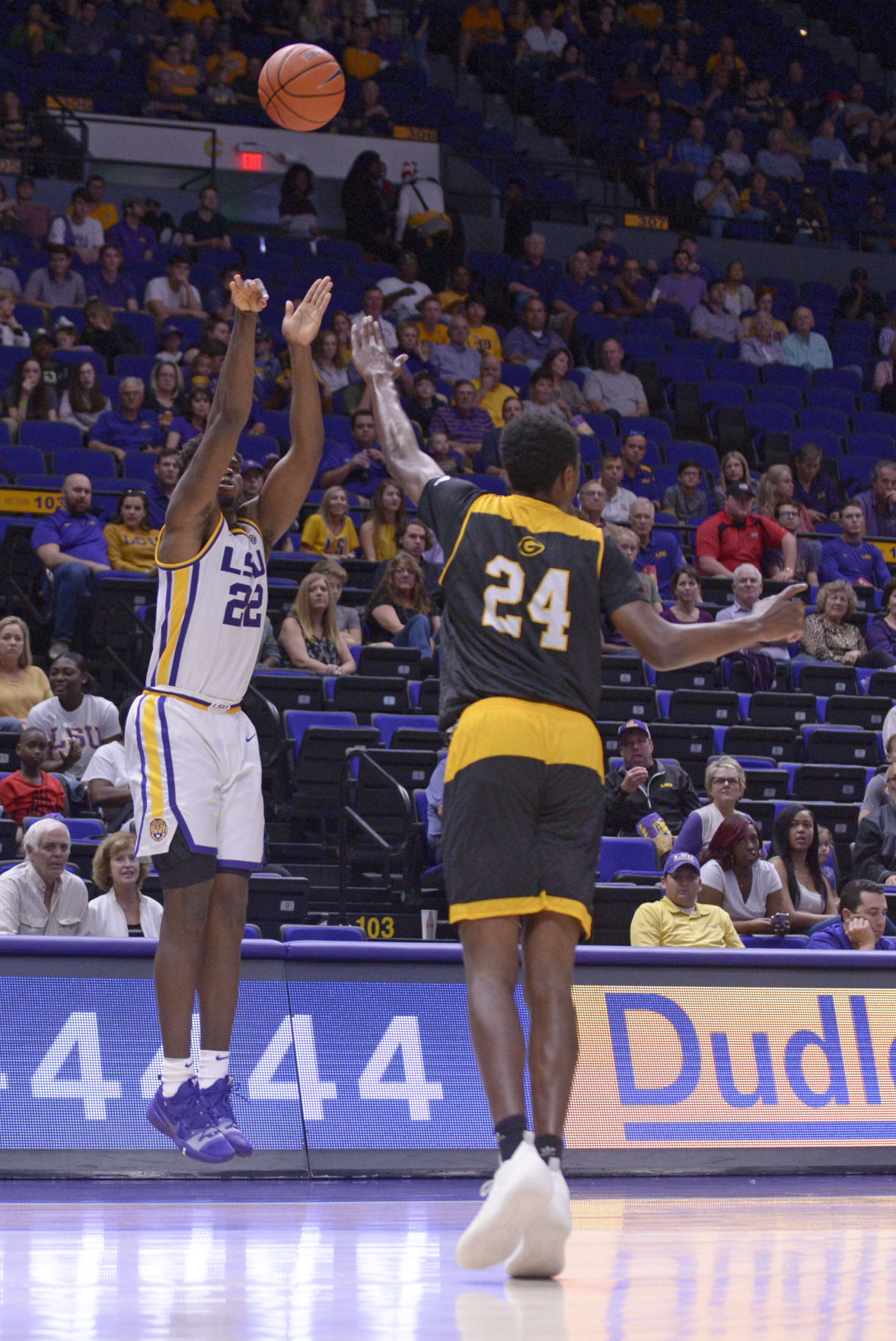 lsugramblingbasketball.120218_HS_602